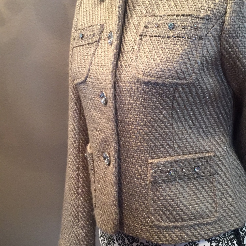 Holy Chic!!! Now That’s A Sharp Jacket! - image 5